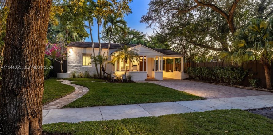 Casa en Miami, Florida 2 dormitorios, 120.59 m2 № 2001690