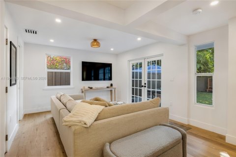 Casa en venta en Miami, Florida, 2 dormitorios, 120.59 m2 № 2001690 - foto 23