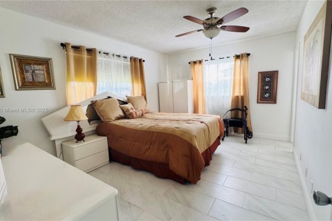 Condo in Margate, Florida, 2 bedrooms  № 1859219 - photo 11