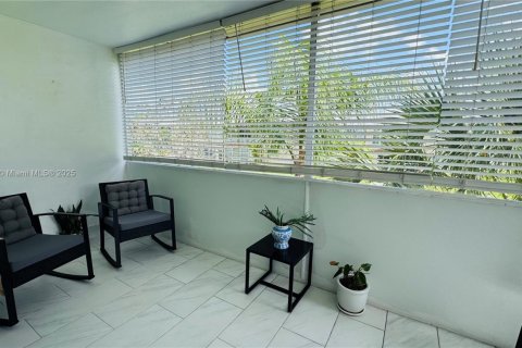 Condo in Margate, Florida, 2 bedrooms  № 1859219 - photo 12