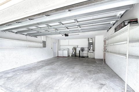 House in Largo, Florida 3 bedrooms, 137.59 sq.m. № 1883904 - photo 26