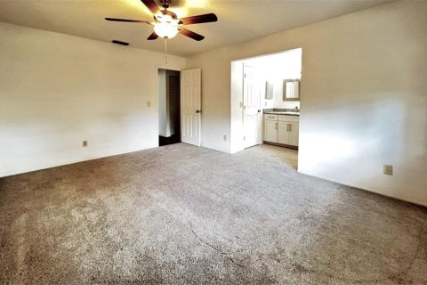 House in Largo, Florida 3 bedrooms, 137.59 sq.m. № 1883904 - photo 11