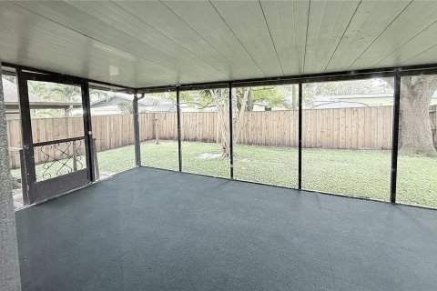 House in Largo, Florida 3 bedrooms, 137.59 sq.m. № 1883904 - photo 25