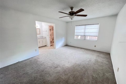 House in Largo, Florida 3 bedrooms, 137.59 sq.m. № 1883904 - photo 10