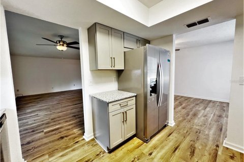 House in Largo, Florida 3 bedrooms, 137.59 sq.m. № 1883904 - photo 8