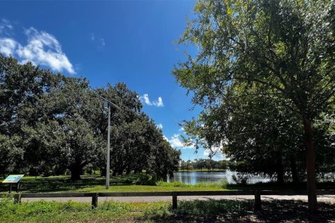 House in Largo, Florida 3 bedrooms, 137.59 sq.m. № 1883904 - photo 29