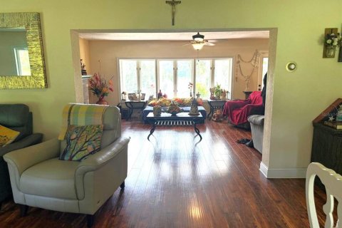 House in Leesburg, Florida 4 bedrooms, 220.64 sq.m. № 1835971 - photo 5