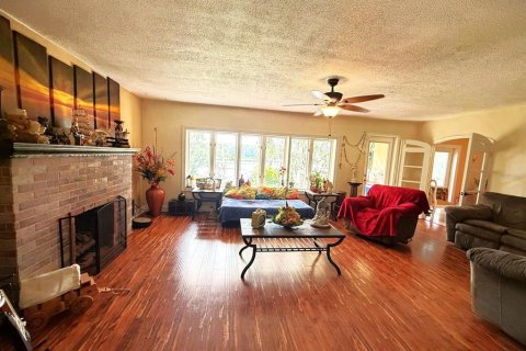 House in Leesburg, Florida 4 bedrooms, 220.64 sq.m. № 1835971 - photo 14