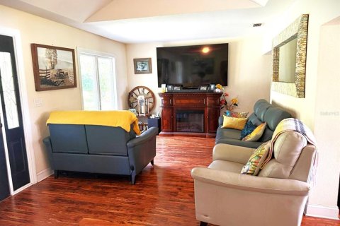 House in Leesburg, Florida 4 bedrooms, 220.64 sq.m. № 1835971 - photo 6