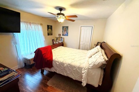 House in Leesburg, Florida 4 bedrooms, 220.64 sq.m. № 1835971 - photo 12
