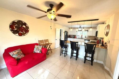 House in Leesburg, Florida 4 bedrooms, 220.64 sq.m. № 1835971 - photo 20