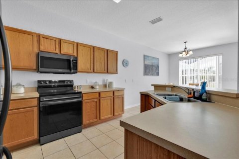 House in Davenport, Florida 4 bedrooms, 178.28 sq.m. № 1821411 - photo 16