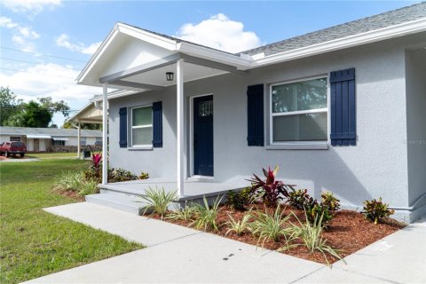 Villa ou maison à New Port Richey, Floride 2 chambres, 75.25 m2 № 2433626