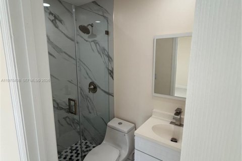 Commercial property in Miami, Florida 1 bedroom, 143.53 sq.m. № 2042151 - photo 8