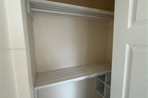 Commercial property in Miami, Florida 1 bedroom, 143.53 sq.m. № 2042151 - photo 11