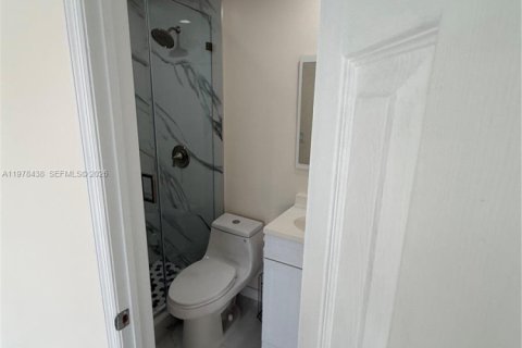 Commercial property in Miami, Florida 1 bedroom, 143.53 sq.m. № 2042151 - photo 9