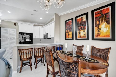 Townhouse in Miami, Florida 2 bedrooms, 93.83 sq.m. № 2154842 - photo 24