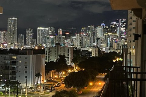 Condo in Miami, Florida, 1 bedroom  № 1932843 - photo 20