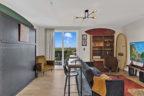 Condo in Miami, Florida, 1 bedroom  № 1932843 - photo 7