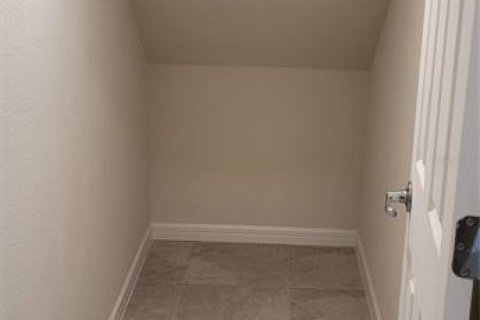 House in Davenport, Florida 4 bedrooms, 224.45 sq.m. № 1747318 - photo 18