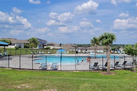 House in Davenport, Florida 4 bedrooms, 224.45 sq.m. № 1747318 - photo 4