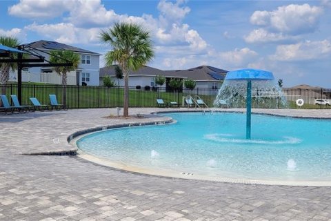 House in Davenport, Florida 4 bedrooms, 224.45 sq.m. № 1747318 - photo 10