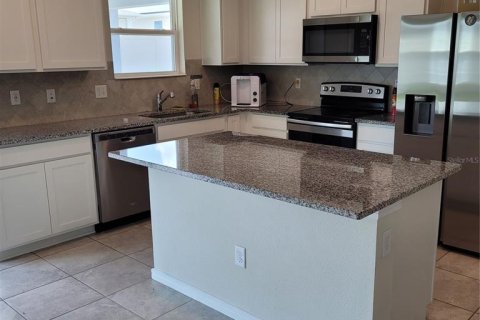 House in Davenport, Florida 4 bedrooms, 224.45 sq.m. № 1747318 - photo 14