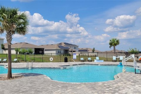 House in Davenport, Florida 4 bedrooms, 224.45 sq.m. № 1747318 - photo 9
