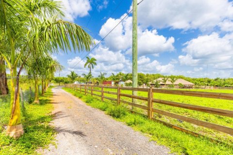 Propiedad comercial en venta en Boynton Beach, Florida № 1871550 - foto 15