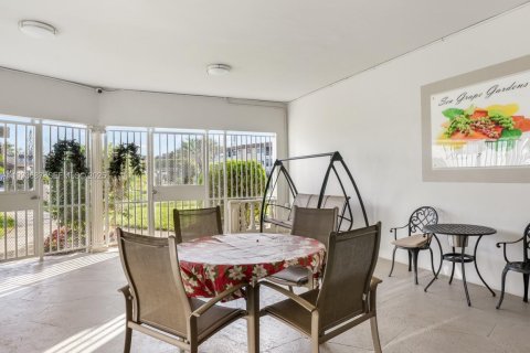 Condo in Lauderdale Lakes, Florida, 1 bedroom  № 1991952 - photo 27