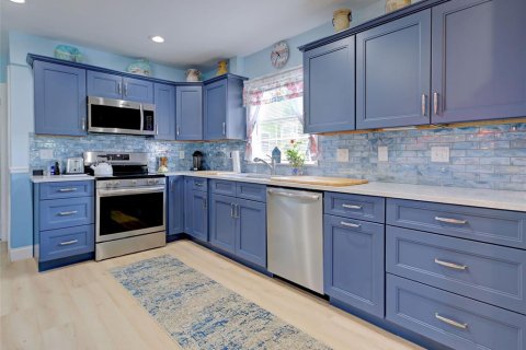 House in Port Charlotte, Florida 3 bedrooms, 170.94 sq.m. № 2275472 - photo 8