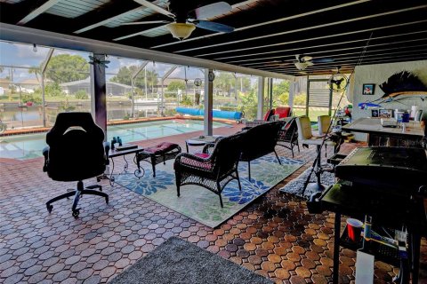 House in Port Charlotte, Florida 3 bedrooms, 170.94 sq.m. № 2275472 - photo 23