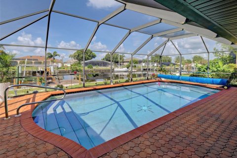 House in Port Charlotte, Florida 3 bedrooms, 170.94 sq.m. № 2275472 - photo 26