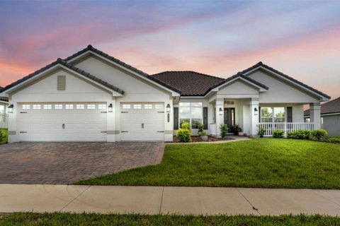 House in Auburndale, Florida 4 bedrooms, 233 sq.m. № 2375491