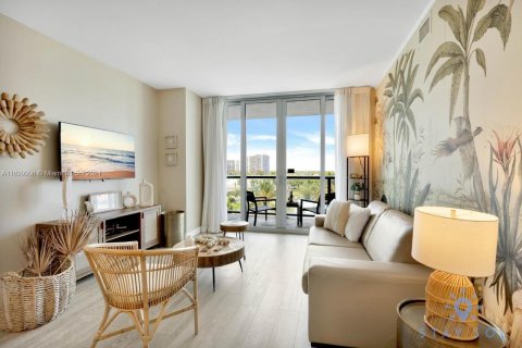 Condo in Hallandale Beach, Florida, 2 bedrooms  № 1763388 - photo 4