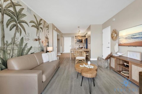 Condo in Hallandale Beach, Florida, 2 bedrooms  № 1763388 - photo 6