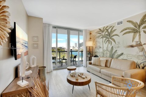 Condo in Hallandale Beach, Florida, 2 bedrooms  № 1763388 - photo 5