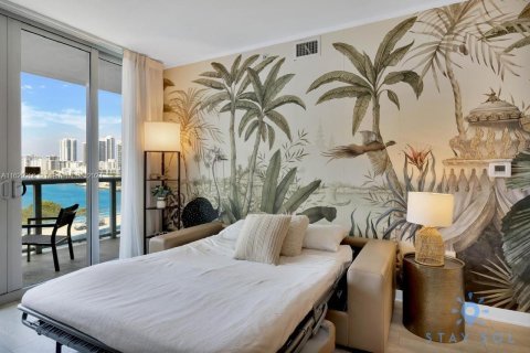 Condo in Hallandale Beach, Florida, 2 bedrooms  № 1763388 - photo 11