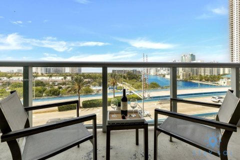 Condo in Hallandale Beach, Florida, 2 bedrooms  № 1763388 - photo 21