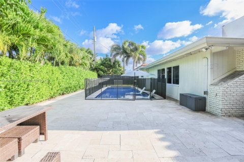 Casa en venta en Fort Lauderdale, Florida, 3 dormitorios, 138.33 m2 № 1992591 - foto 22
