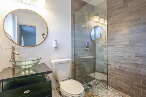 Casa en venta en Fort Lauderdale, Florida, 3 dormitorios, 138.33 m2 № 1992591 - foto 20