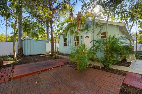House in Saint Petersburg, Florida 3 bedrooms, 162.11 sq.m. № 1734612 - photo 21
