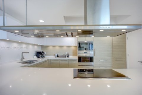 Copropriété à vendre à North Miami Beach, Floride: 2 chambres, 155.15 m2 № 2004569 - photo 9