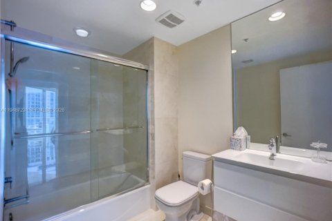 Copropriété à vendre à North Miami Beach, Floride: 2 chambres, 155.15 m2 № 2004569 - photo 15