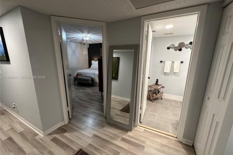 Apartment in Pembroke Pines, Florida 1 bedroom, 97.08 sq.m. № 2000695 - photo 14