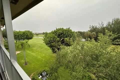 Apartment in Pembroke Pines, Florida 1 bedroom, 97.08 sq.m. № 2000695 - photo 3