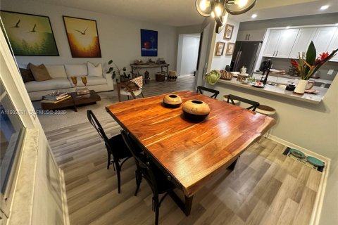 Apartment in Pembroke Pines, Florida 1 bedroom, 97.08 sq.m. № 2000695 - photo 10