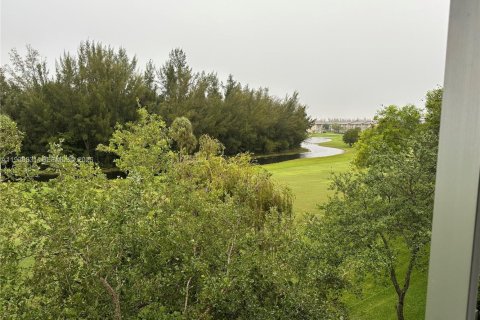 Apartment in Pembroke Pines, Florida 1 bedroom, 97.08 sq.m. № 2000695 - photo 4