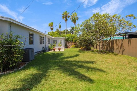 House in Cutler Bay, Florida 4 bedrooms, 132.76 sq.m. № 1871696 - photo 18