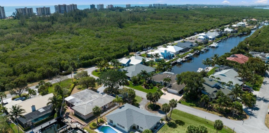 Casa en Hutchinson Island South, Florida 2 dormitorios, 160.35 m2 № 1154363